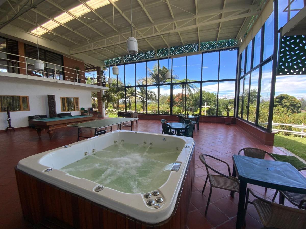 Finca Hotel 12 Palmas- Aeropuerto Jmc Rionegro Buitenkant foto