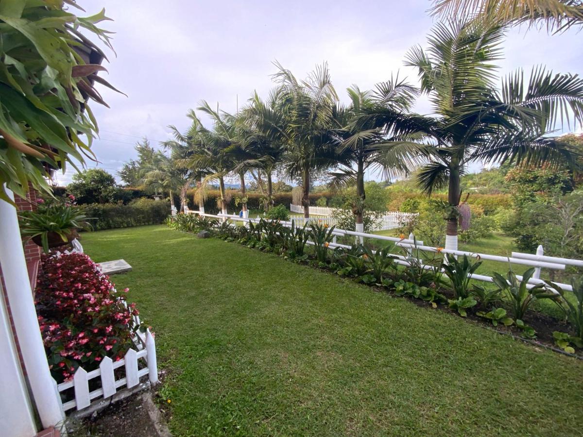 Finca Hotel 12 Palmas- Aeropuerto Jmc Rionegro Buitenkant foto